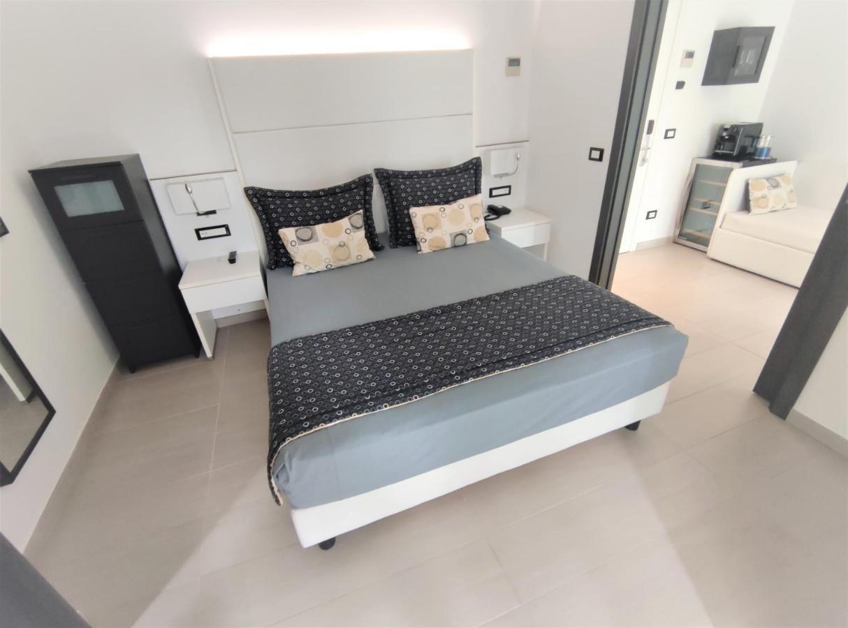 ליגננו סביאדורו Hotel Rossini 4S מראה חיצוני תמונה