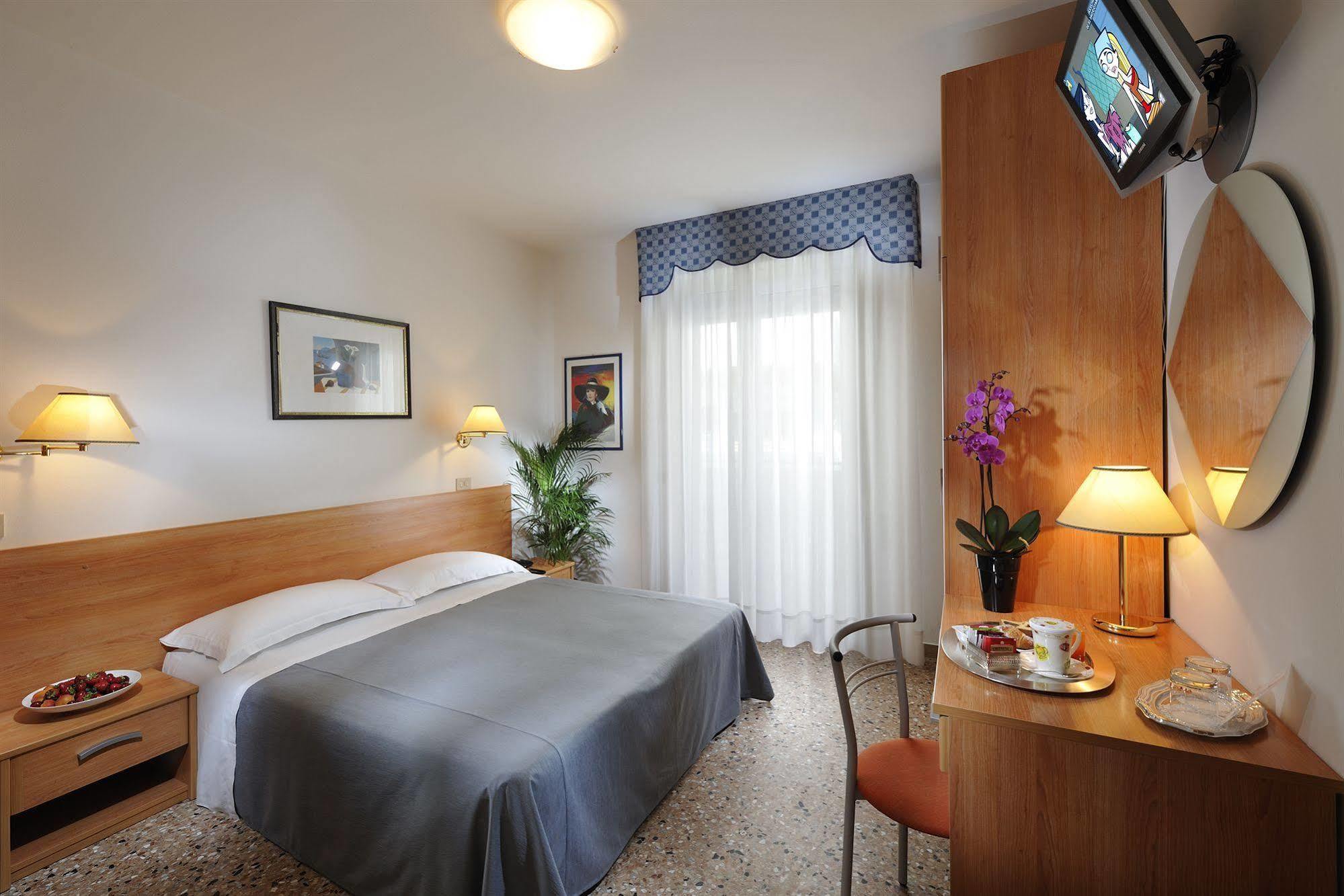 ליגננו סביאדורו Hotel Rossini 4S מראה חיצוני תמונה