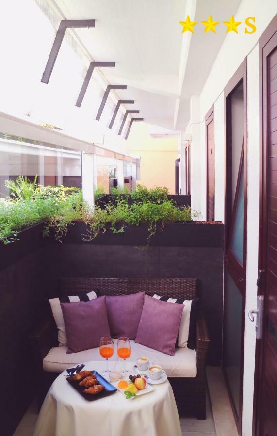 ליגננו סביאדורו Hotel Rossini 4S מראה חיצוני תמונה